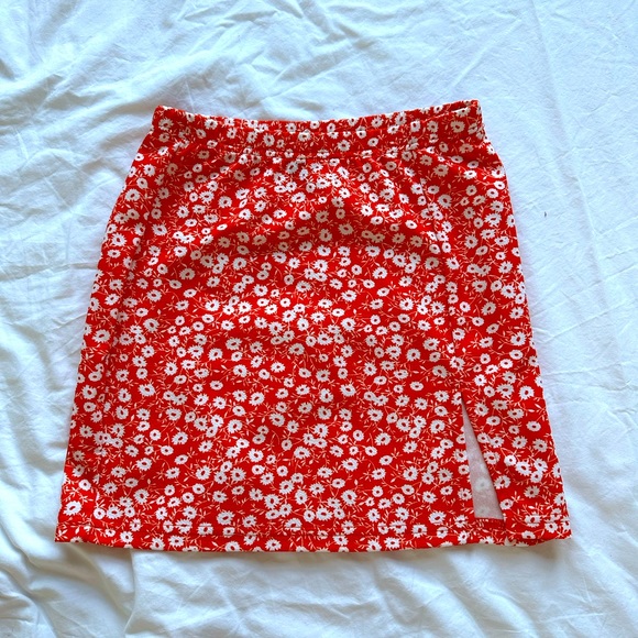 Cute beachy red polka dot mini skirt - Picture 1 of 1